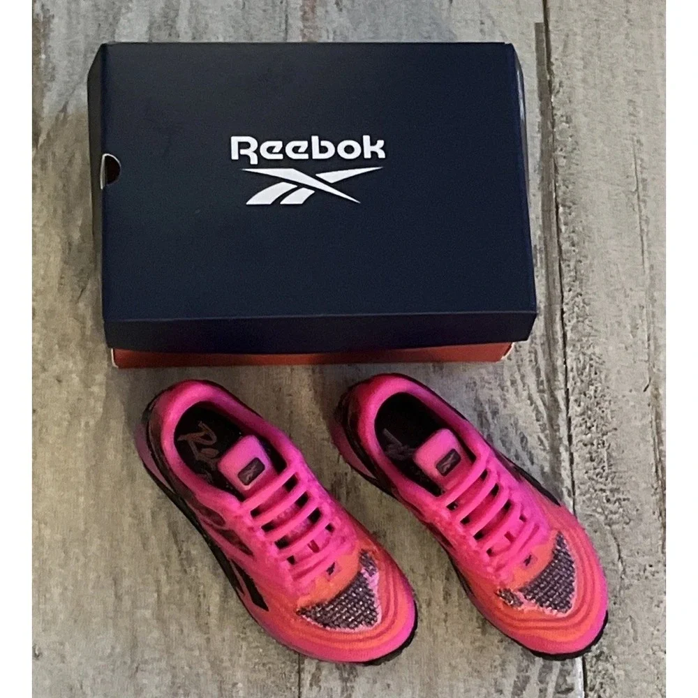 Zuru Mini Brands Figurine/Doll Mini‎ Reebok Toy Sneakers